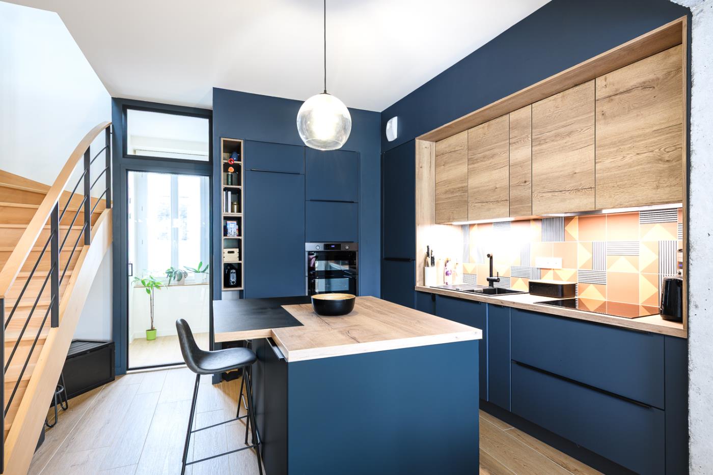 Extension d´une petite maison en pierre