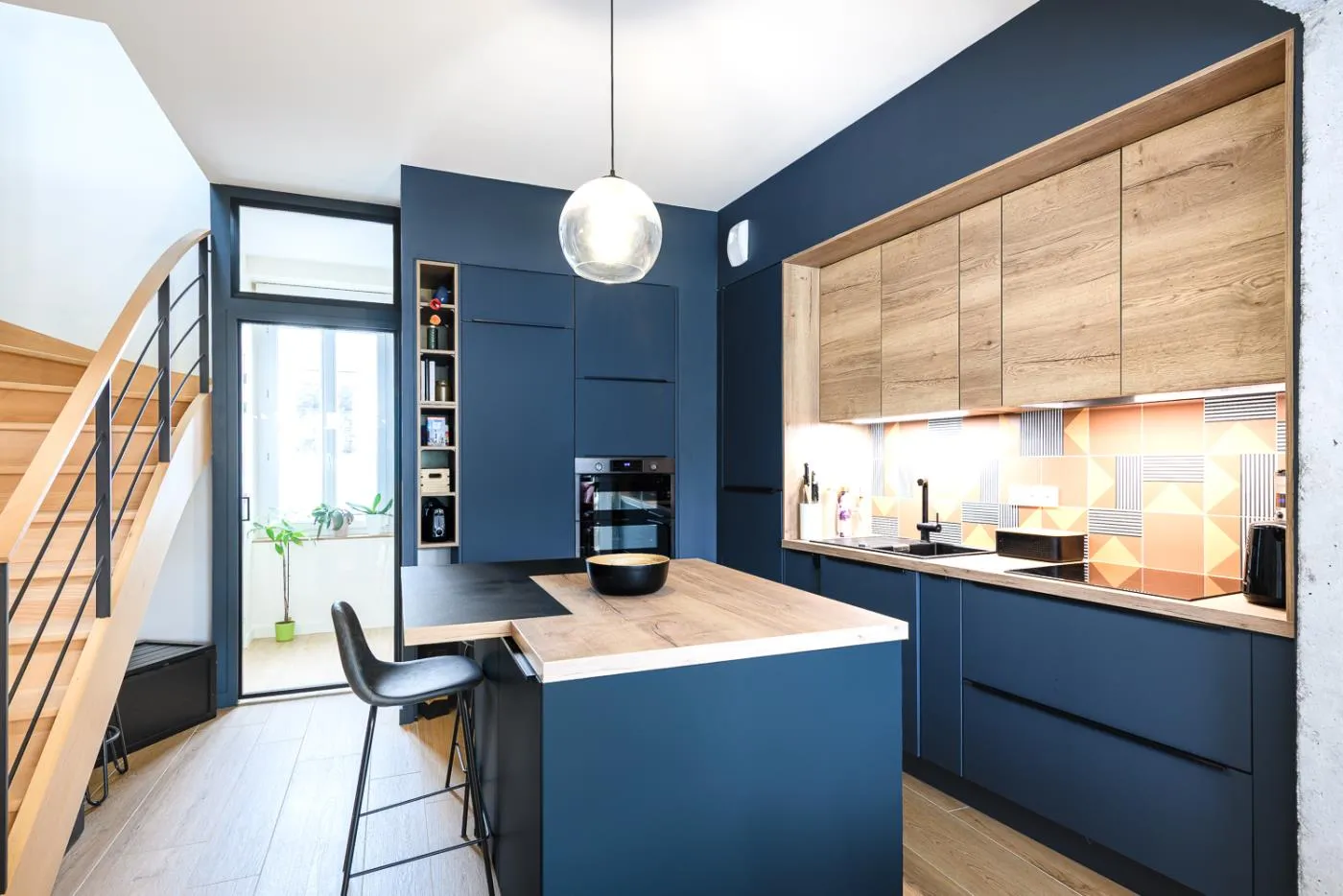 Extension d´une petite maison en pierre